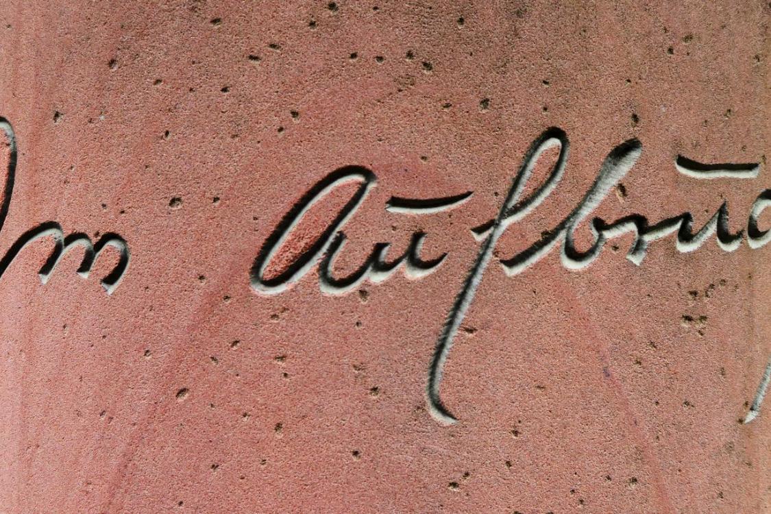 Bild mit Schrift Im Aufbruch